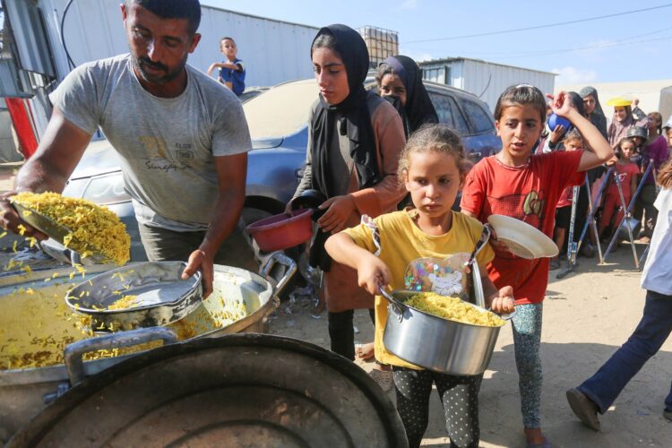deljenje hrane v Gazi