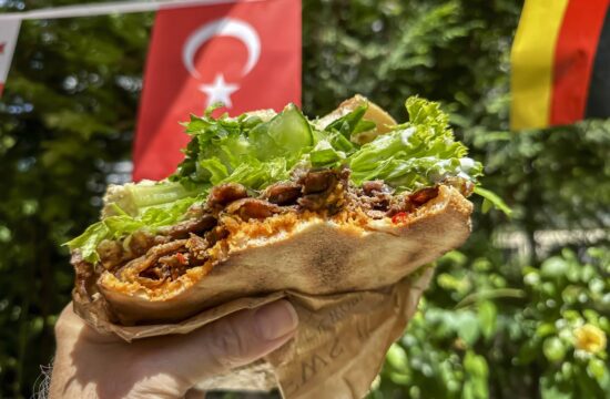 Med Nemčijo in Turčijo izbruhnil spor zaradi kebaba