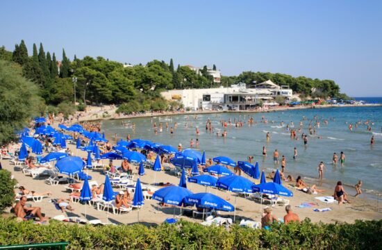 Na hrvaški obali staknile nalezljivo okužbo: “Imam kraste po bradi in telesu”