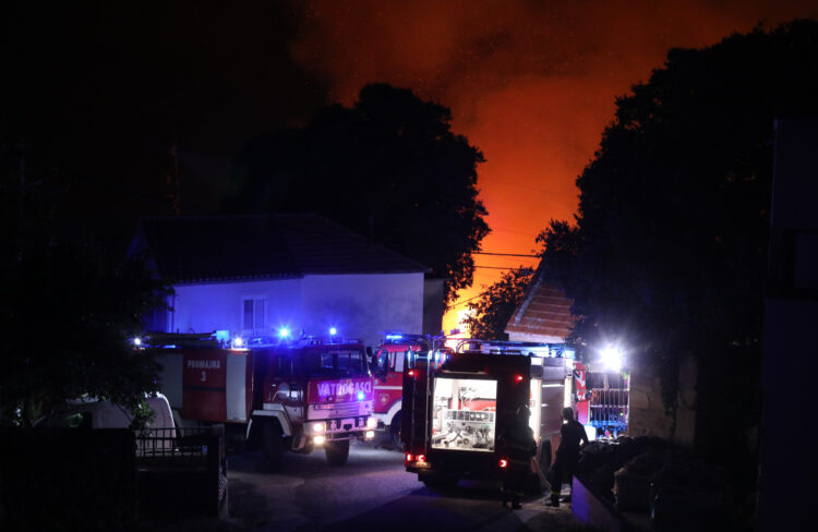 Požar v Tučepih