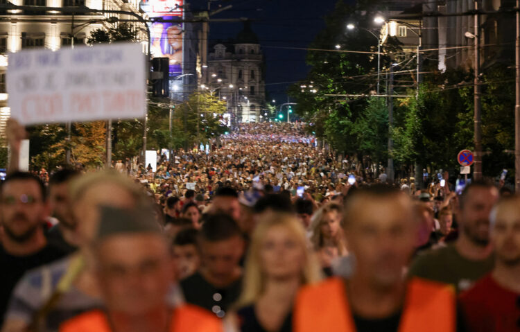 Velik protest v Beogradu