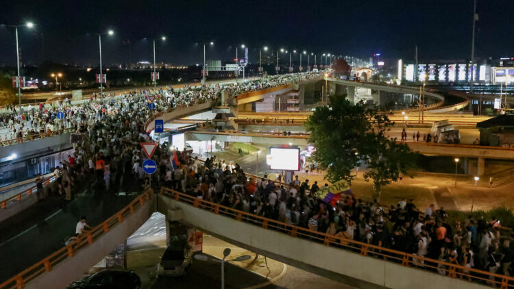 množični protesti proti pridobivanju litija v Srbiji