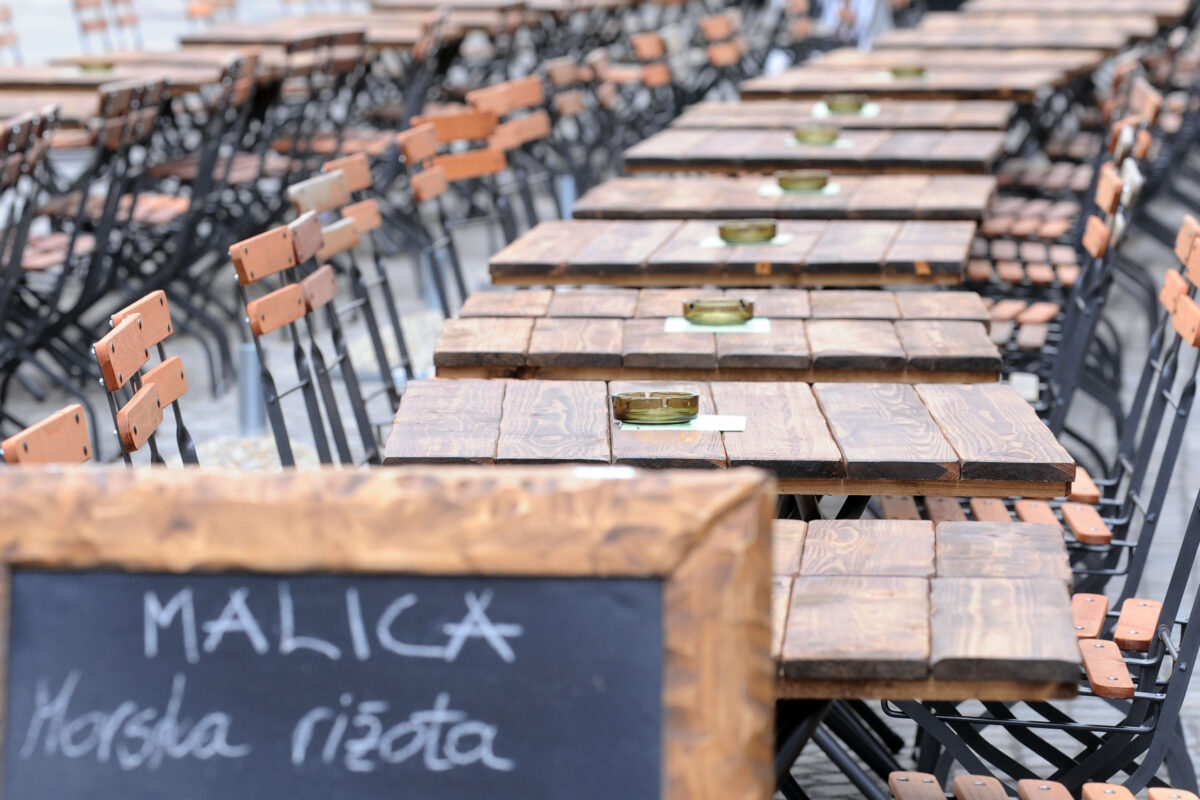 Koliko staneta hrana in pijača v Ljubljani: “V gostilne ne hodimo, je predrago”