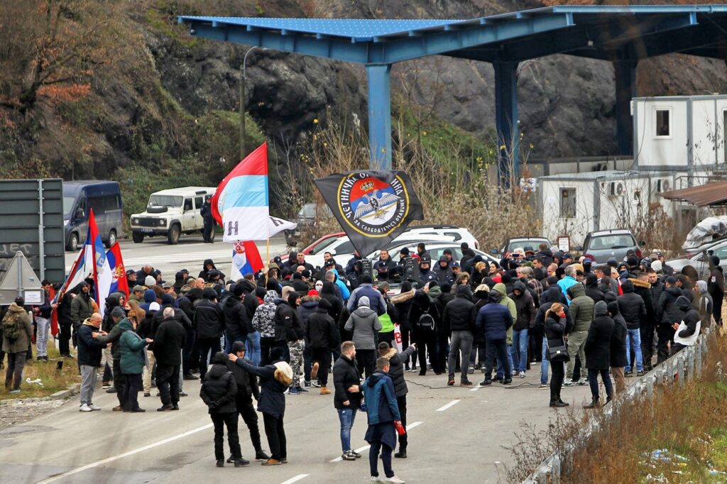 Protest Srbov na mejnem prehodu Jarinje decembra 2022