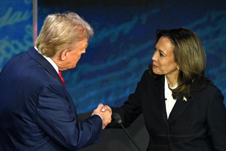 Donald Trump, Kamala Harris, volitve, zda, soočenje, rokovanje