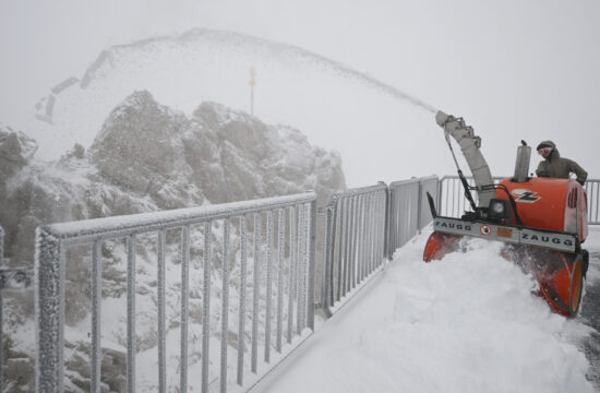 Sneg na nemški gori Zugspitze