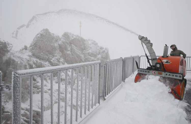 Sneg na nemški gori Zugspitze