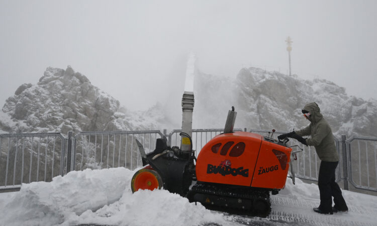 Sneg na nemški gori Zugspitze