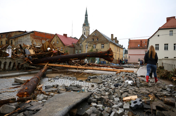 Opustošenje po poplavah na Poljskem