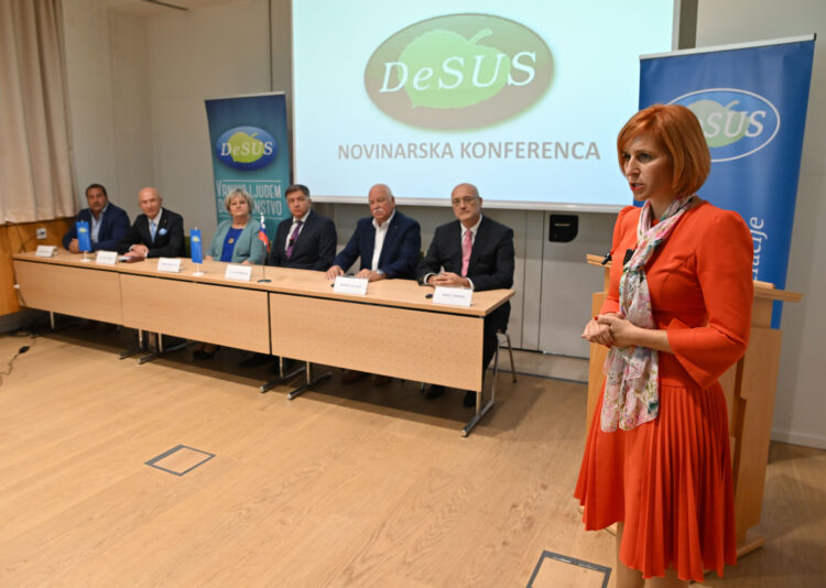 Novinarska konferenca DeSUS