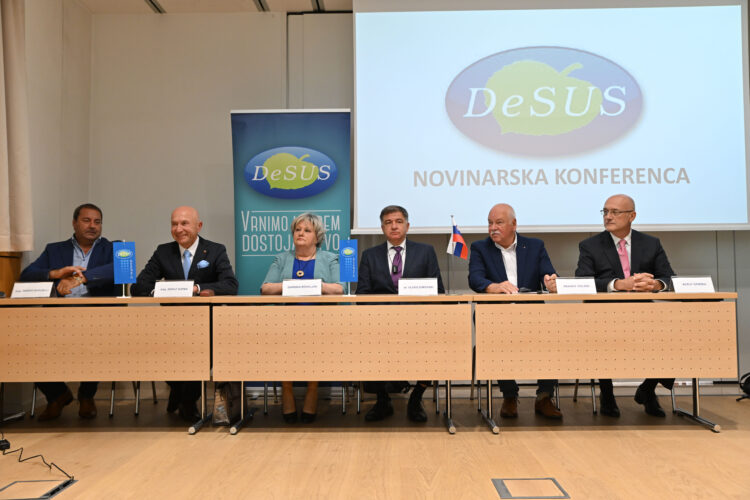 Novinarska konferenca DeSUS