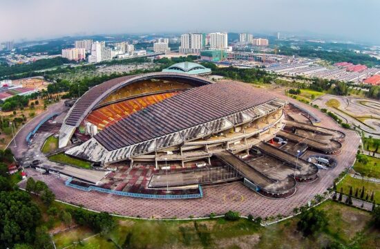 Posneli rušenje stadiona, ki je kopija splitskega Poljuda (VIDEO)