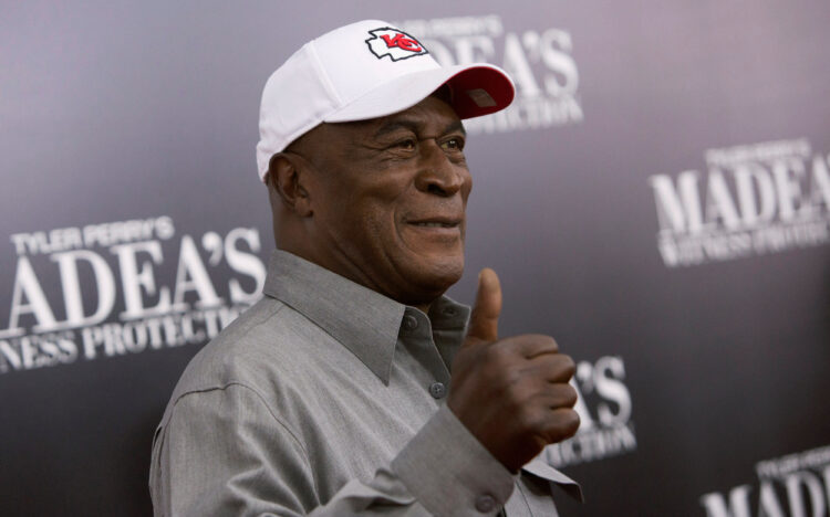 Umrl je igralec John Amos