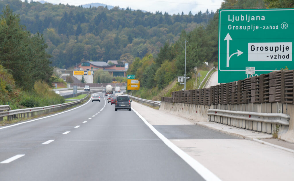 S postavitvijo radarja želijo umirjati hitrost pred izvozom Grosuplje - vzhod