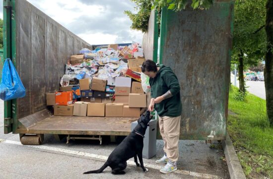 Del izkupička bo namenjen Zavetišču Horjul in Zavodu SVSP – Skupini Veterinarjev Sterilizira Potepuhe, kar daje dogodku močno dobrodelno noto