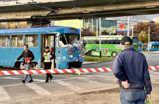 Huda nesreča v krožišču v Zagrebu