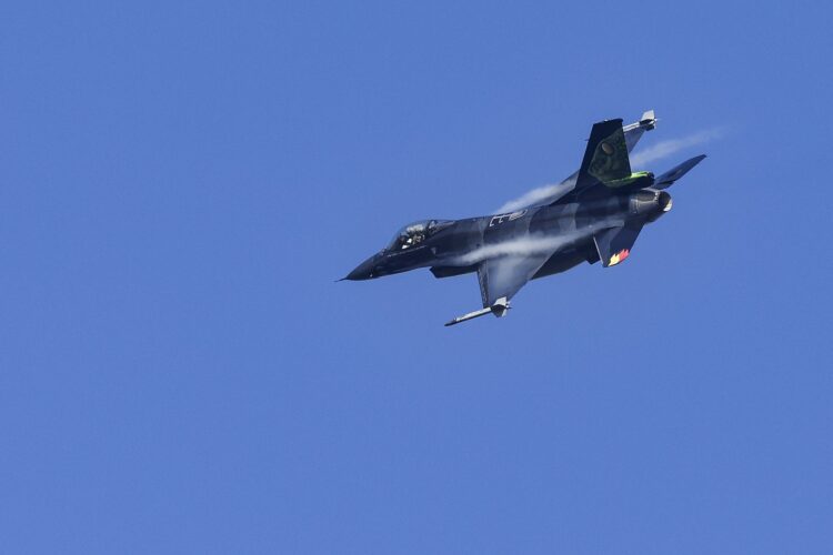 Belgijsko letalo F-16 na vajah Steadfast Noon leta 2022