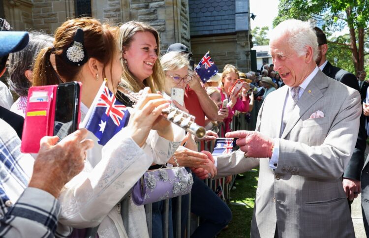 Britanski kralj Karel III. s soprogo, kraljico Camillo v Sydneyju