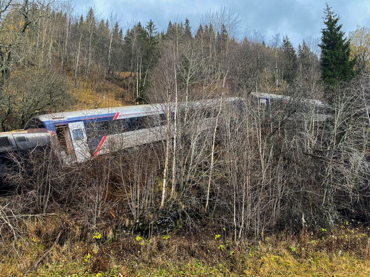 Na Norveškem je iztiril vlak