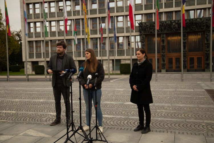 Nevladniki za ukinitev državnega sekretarja za nacionalni jedrski program