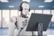 humanoidni robot za račuinalnikom