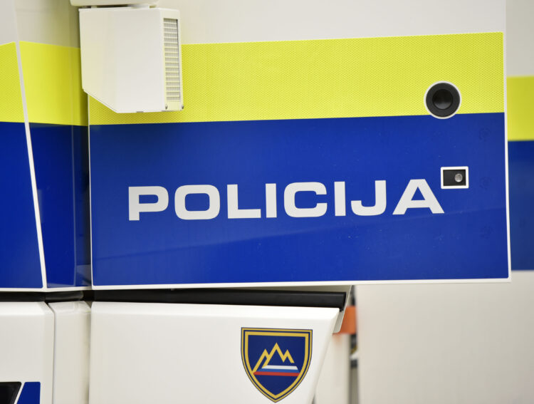 policija