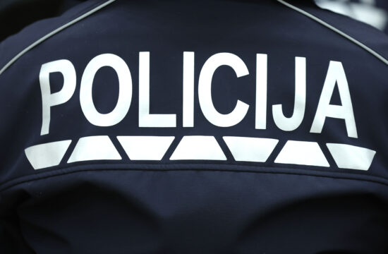 policija