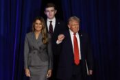 Barron Trump skupaj z Donaldom in Melanio Trump