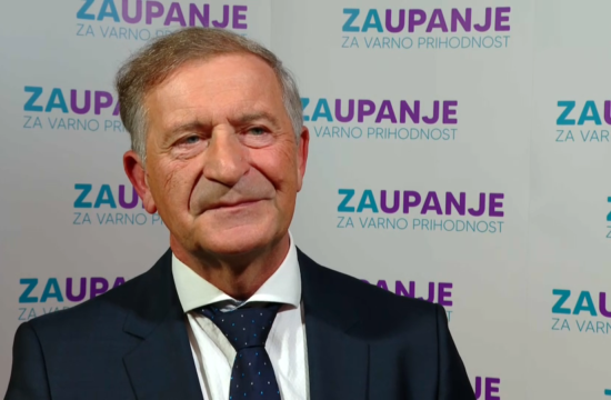 Karel Erjavec na kongresu stranke Zaupanje