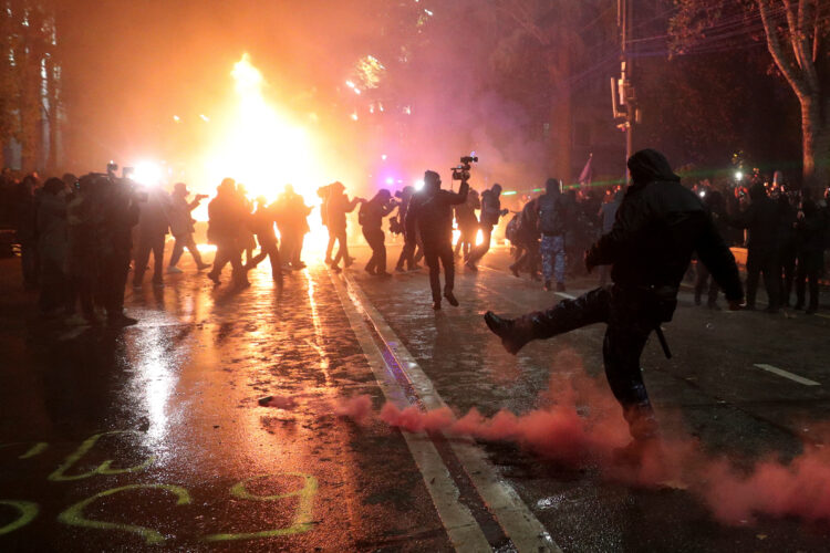 V Gruziji so izbruhnili protesti