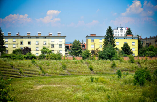 Bežigrajski stadion in Fondovi bloki