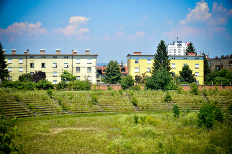 Bežigrajski stadion in Fondovi bloki