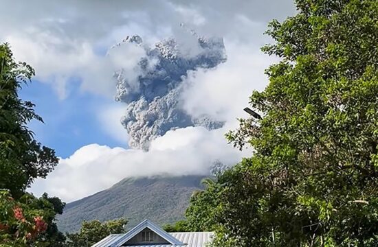 Izbruh vulkana Kanlaon na Filipinih