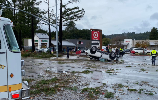 Uničenje zaradi tornada v Scotts Valley