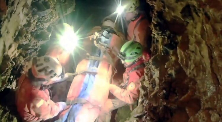 Italijansko speleologinjo še drugič rešili iz iste jame