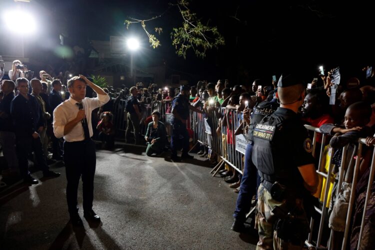 macron na obisku otočja Mayotte