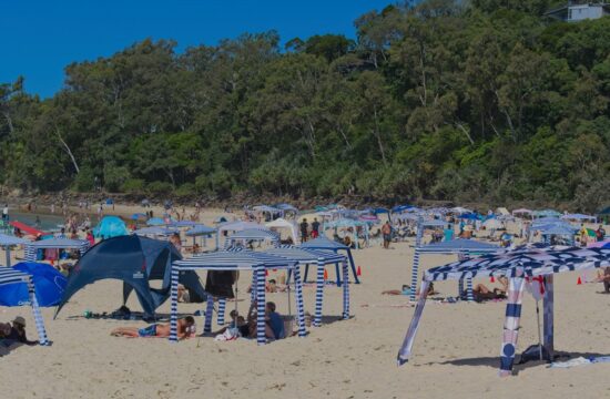 Ne le na Hrvaškem, rezervacije na plaži razburjajo tudi na drugem koncu sveta