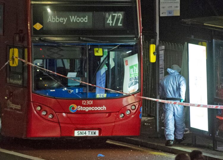 Napad z nožem na 14-letnika v Londonu