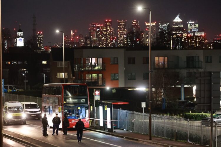 Napad z nožem na 14-letnika v Londonu