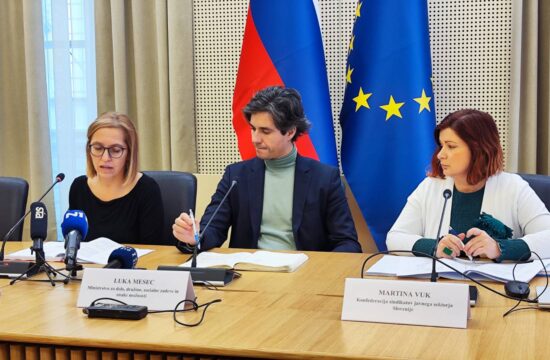 ESS, luka mesec, martina vuk, valentina prevolnik rupel